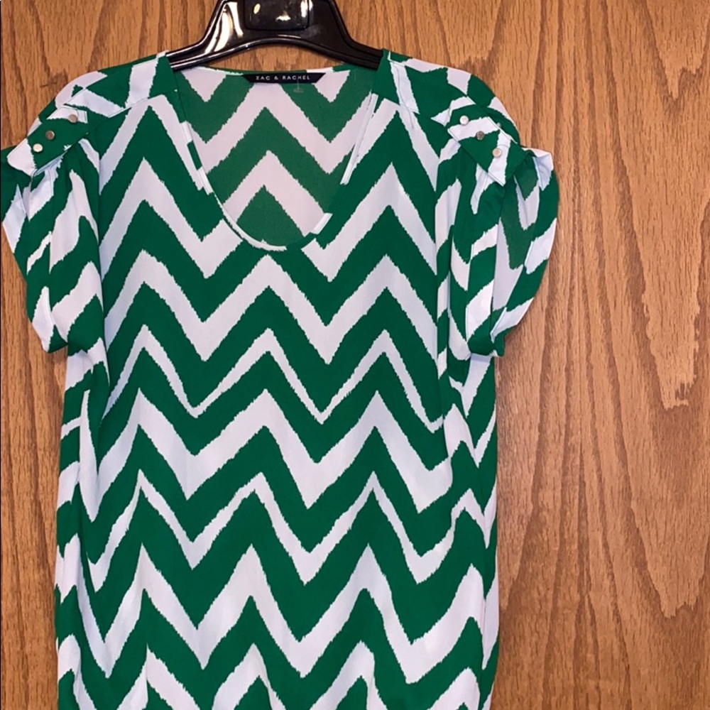 New gorgeous Zac & Rachel elegantly flowing top